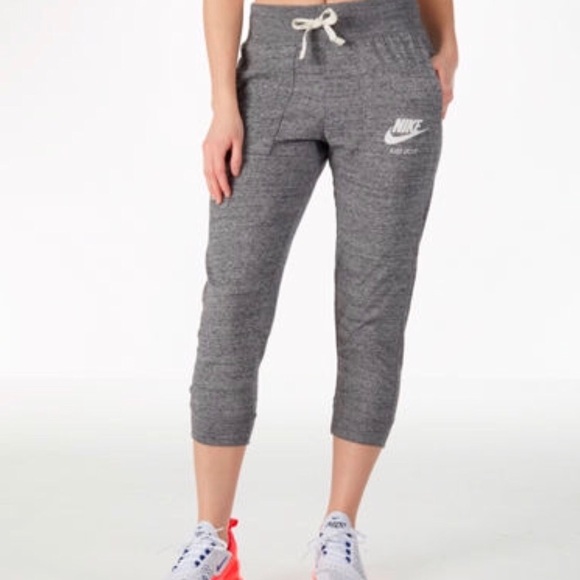 nike cropped joggers